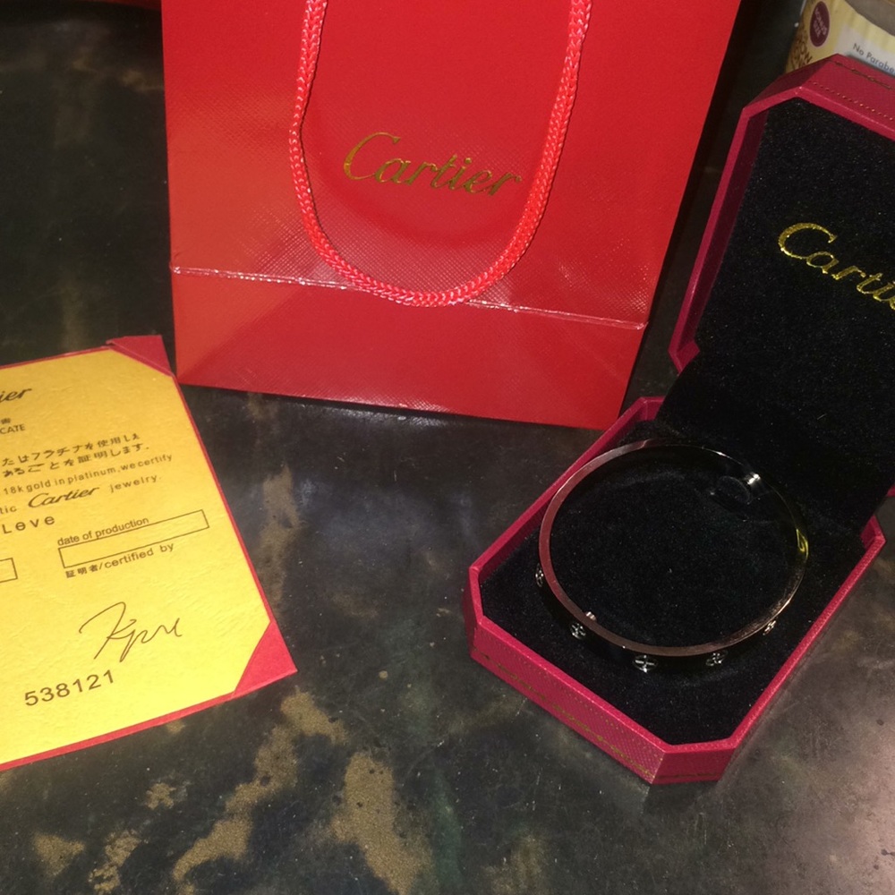 (UA) Cartier love Bracelet
